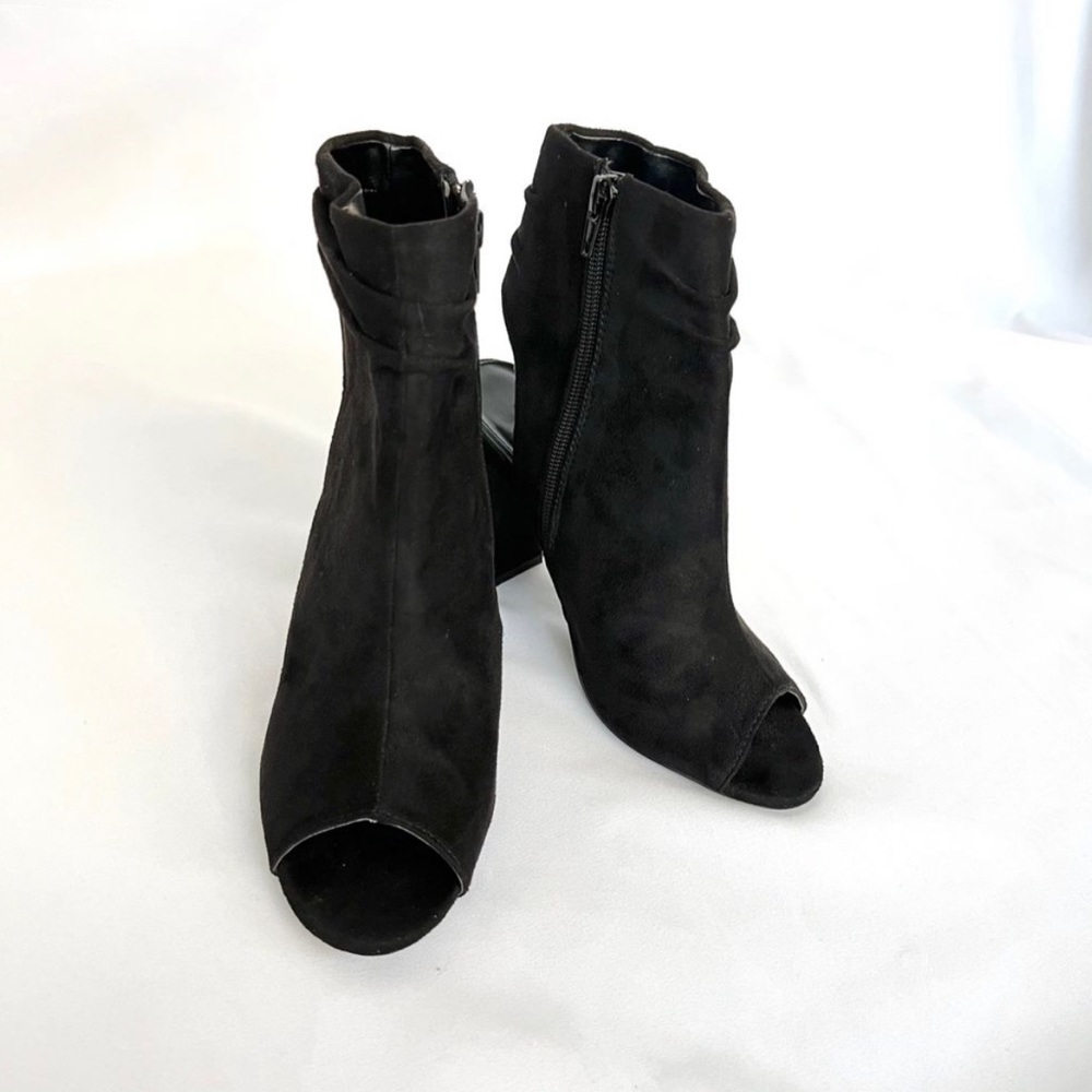 Charlotte Russe Fallone Peep Toe Booties size 7